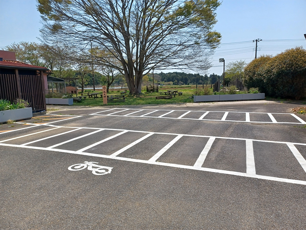 バイク駐車場